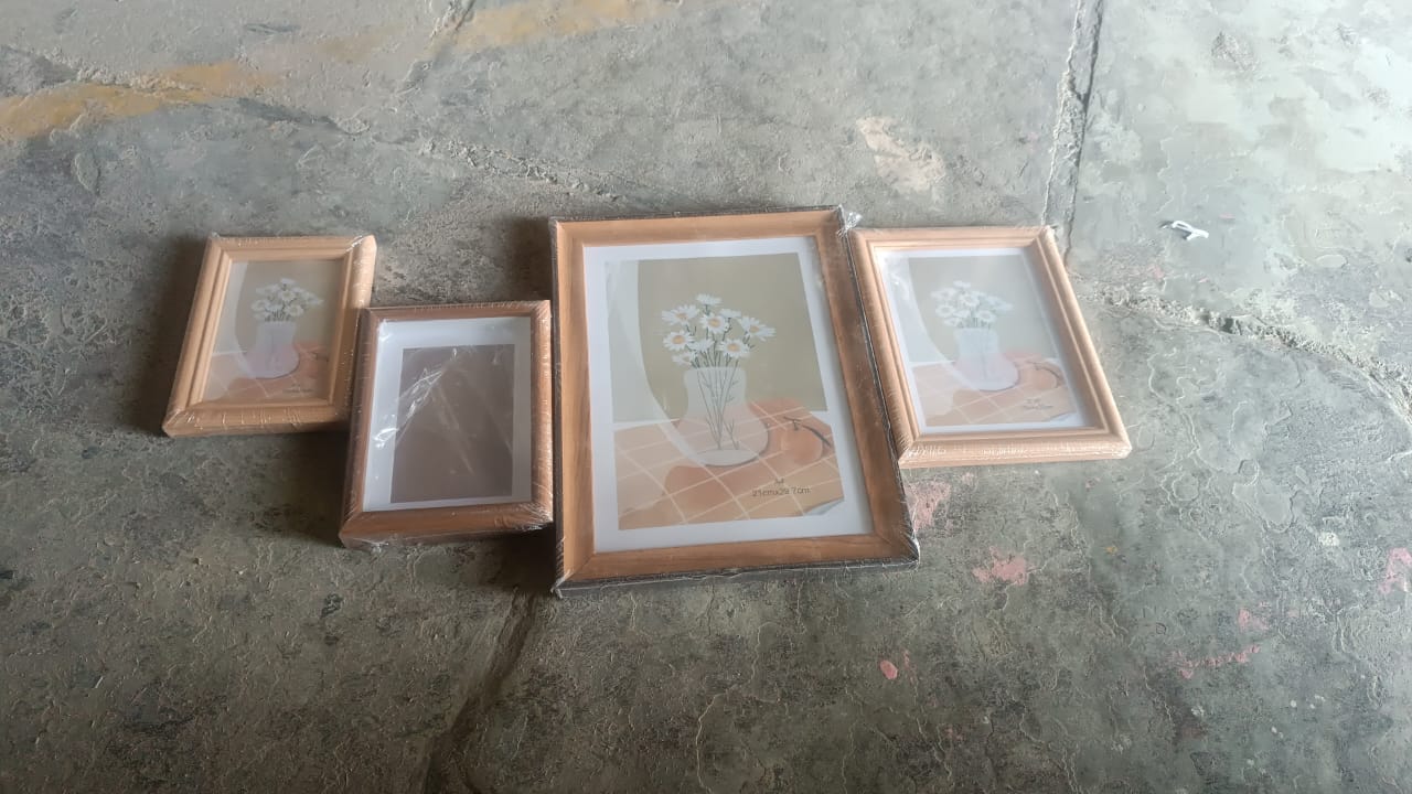 Creative Solid Wooden Photo Frame (Mix Design &amp; Size / 1 Pc)